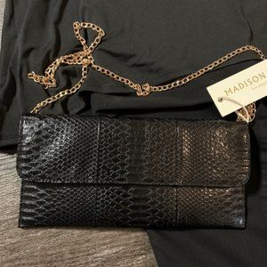 Alligator‎ Print Chain Bag